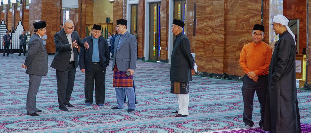 TINJAUAN MAJLIS KESYUKURAN SEMBAHYANG FARDHU MAGHRIB DAN ISYA’ BERJEMAAH, MEMBACA SURAH YASIN DAN DO’A KESYUKURAN SEMPENA SAMBUTAN ULANG TAHUN HARI KEBANGSAAN NEGARA BRUNEI DARUSSALAM KE 40, TAHUN 2024M